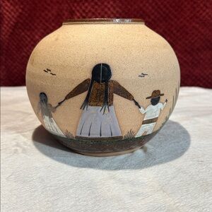 Vintage Mexico Co. Handmade Folk
Art Pottery Vase. 6x8W. TanBase Wht. Green, Bn